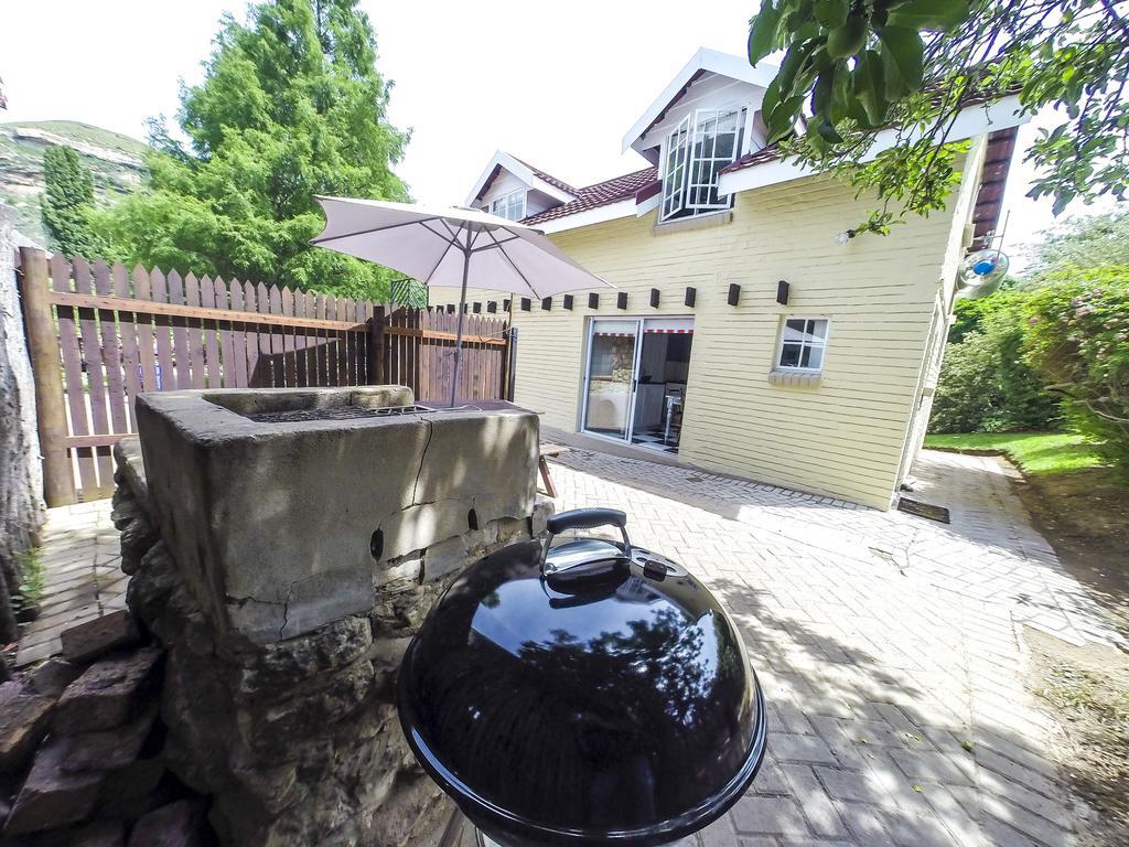 Mont Rouge Hotel Clarens Exterior foto